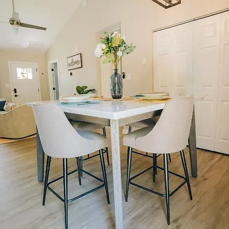 City Retreat - 4 Bedroom Oasis With King & Private Yard Near Downtown Charlotte Esterno foto