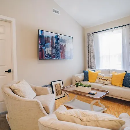 City Retreat - 4 Bedroom Oasis With King & Private Yard Near Downtown Charlotte Esterno foto